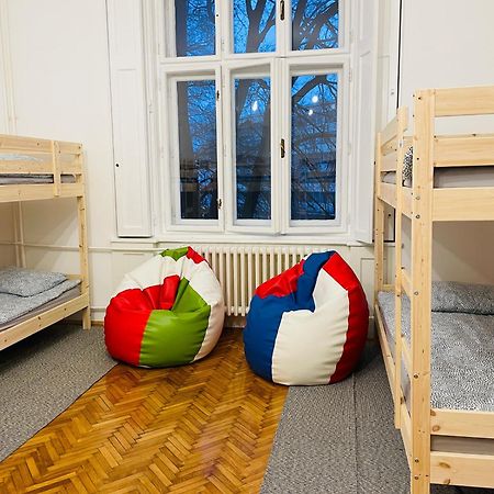 Hostel Green World Novi Sad Buitenkant foto