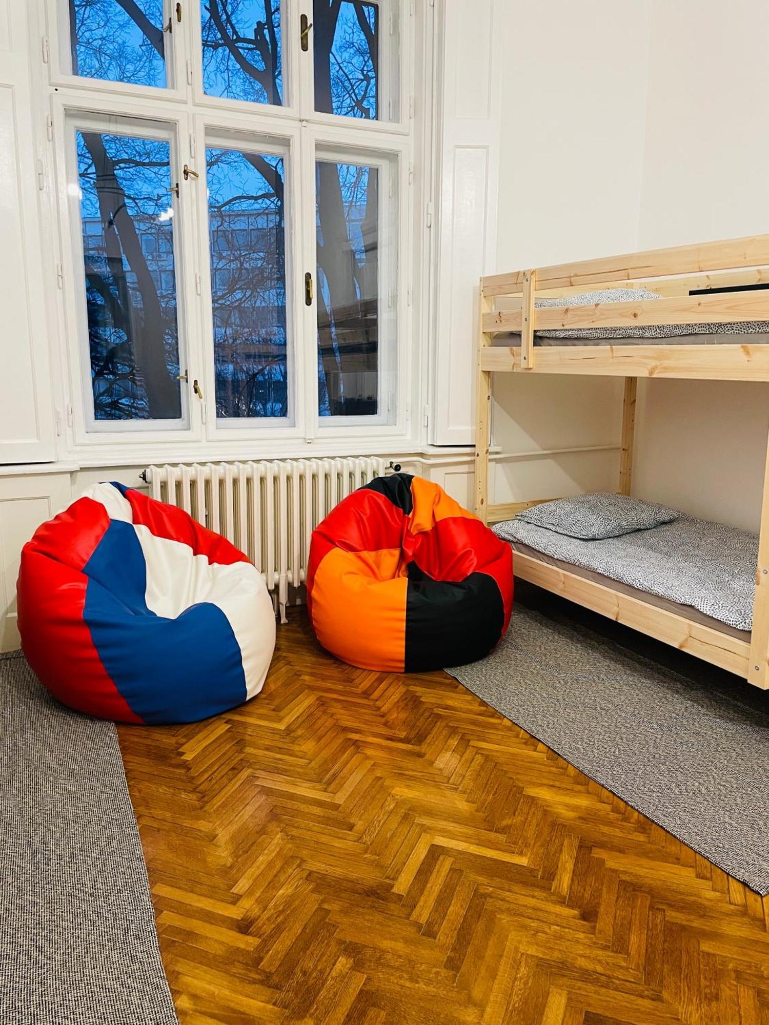 Hostel Green World Novi Sad Buitenkant foto