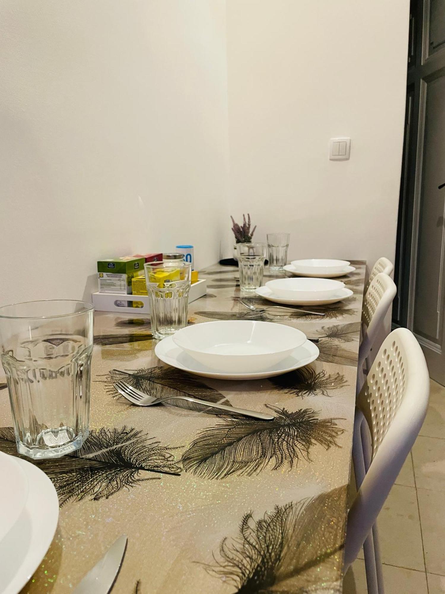 Hostel Green World Novi Sad Buitenkant foto