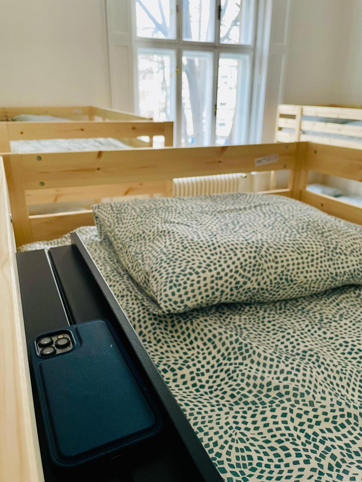 Hostel Green World Novi Sad Buitenkant foto