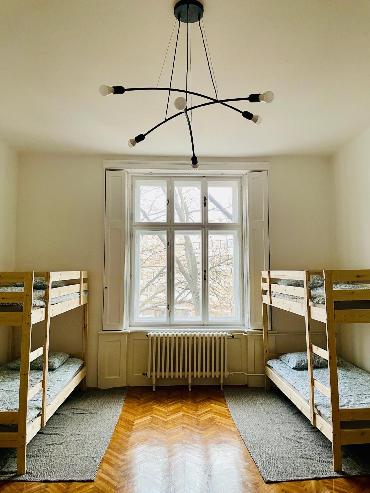 Hostel Green World Novi Sad Buitenkant foto