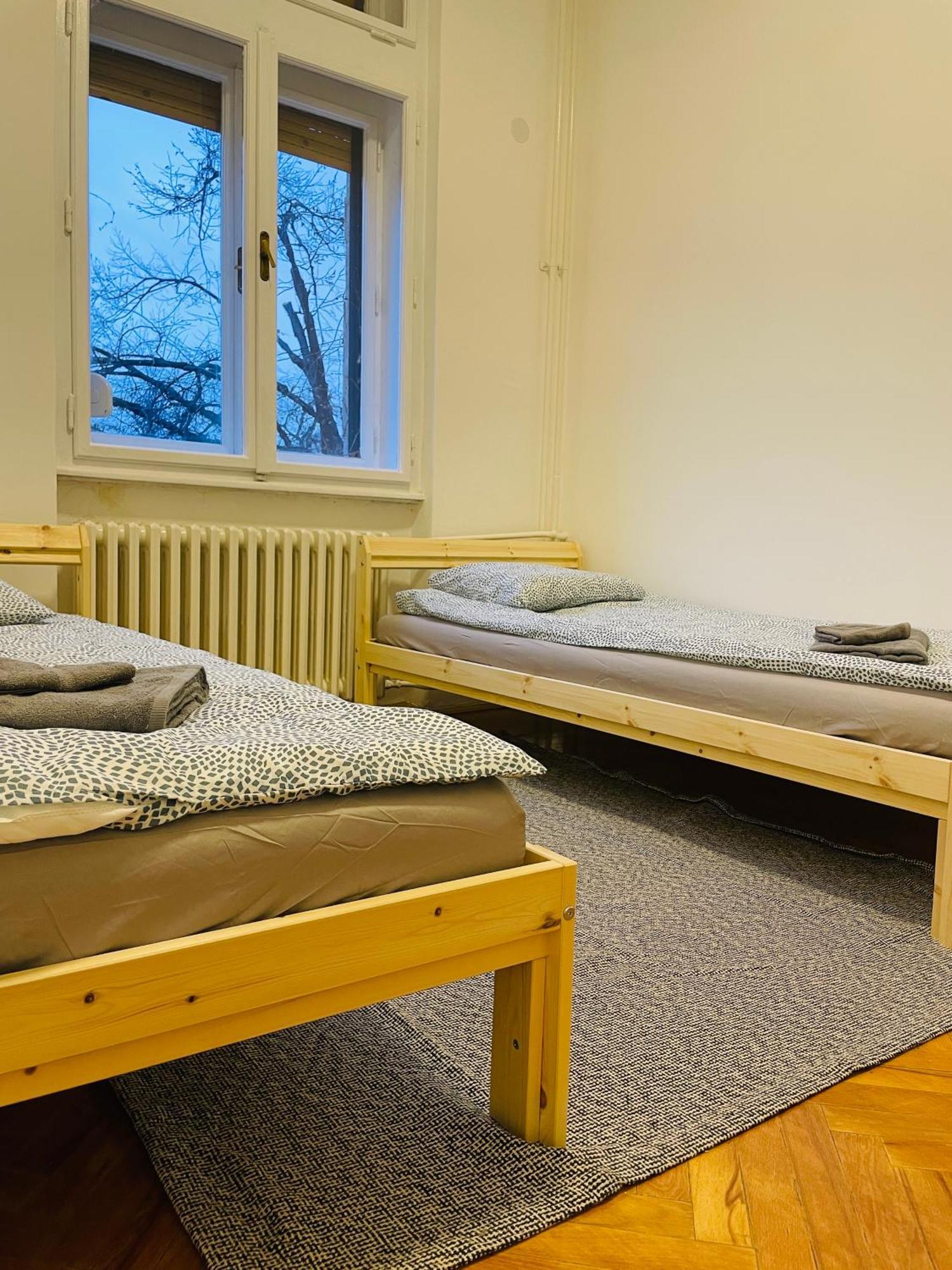 Hostel Green World Novi Sad Buitenkant foto
