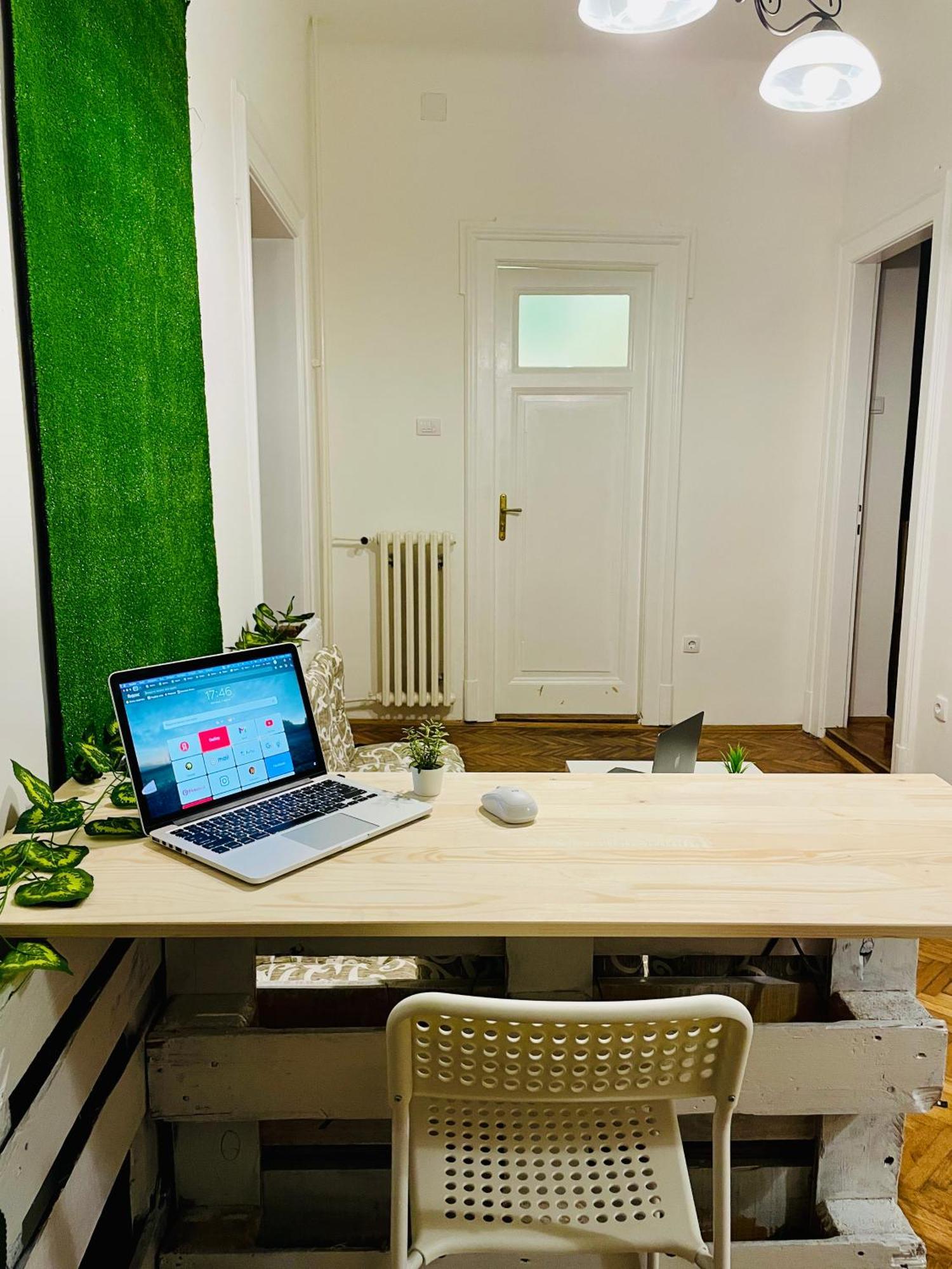 Hostel Green World Novi Sad Buitenkant foto