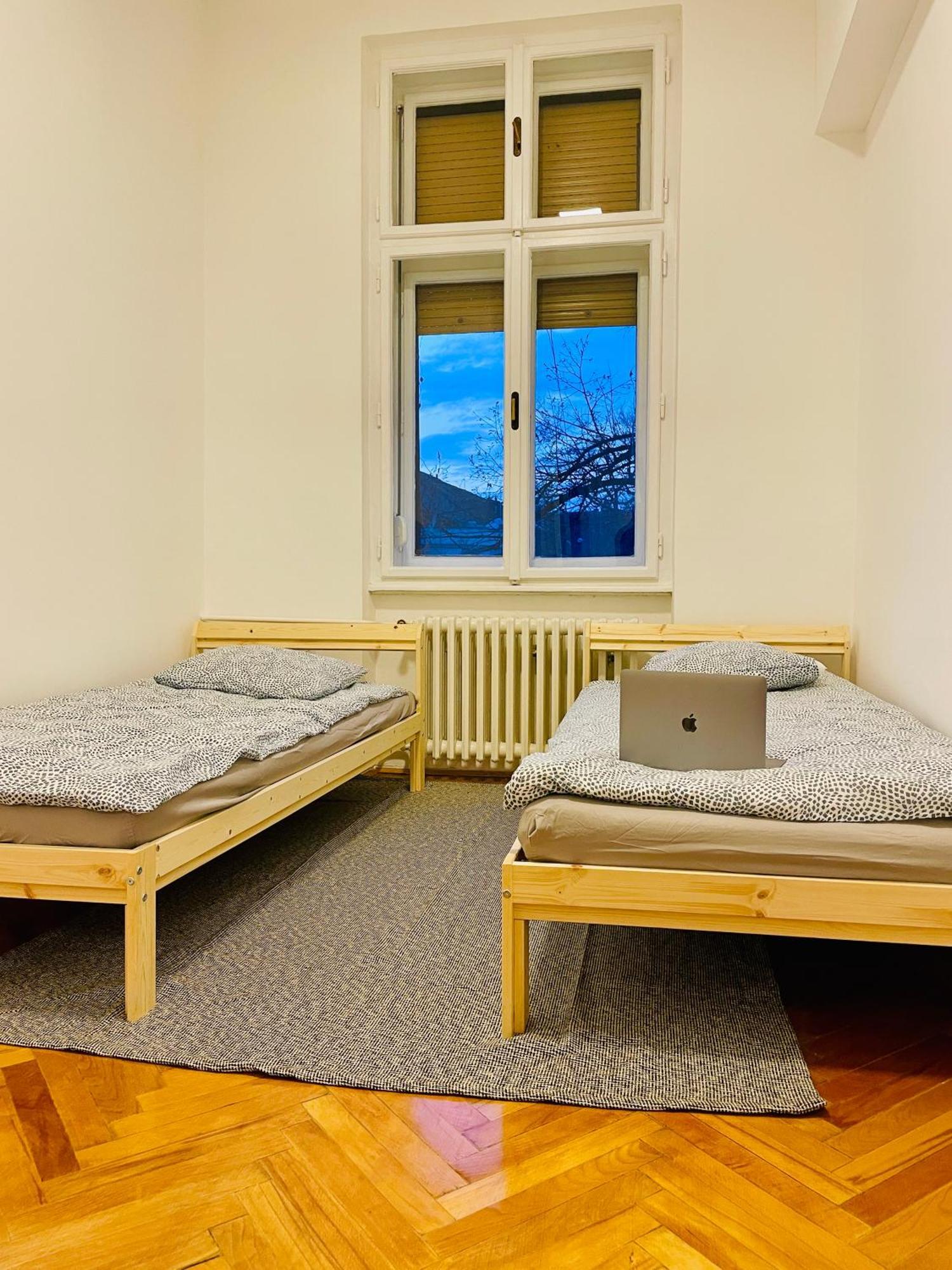 Hostel Green World Novi Sad Buitenkant foto